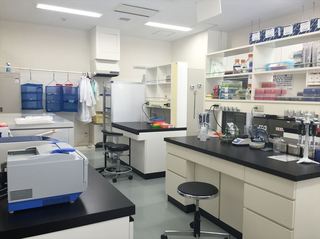 環境動物学研究室のDNA実験室_R.JPG